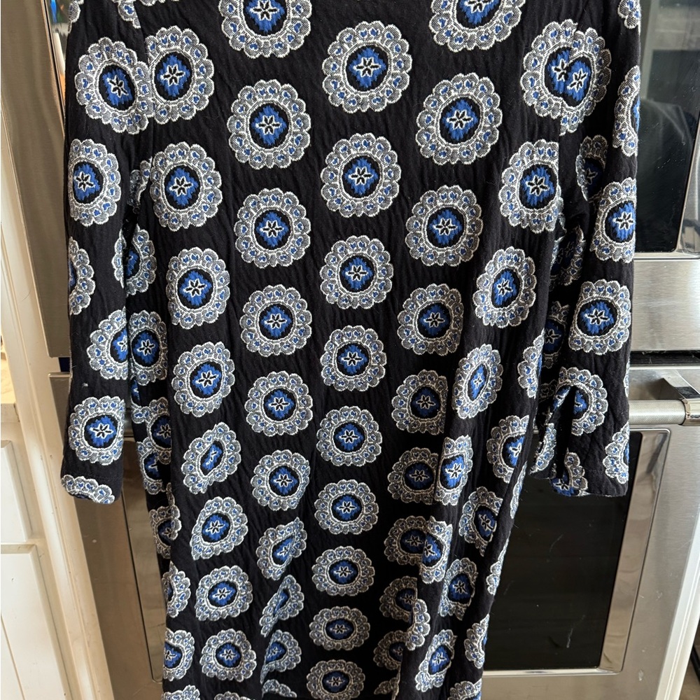 Elegant Black and Blue Patterned Dress